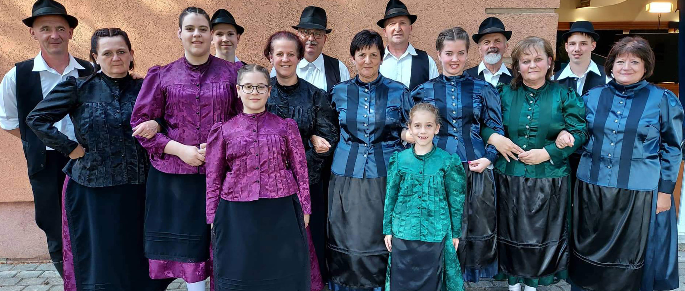 Nefelejcs néptánccsoport